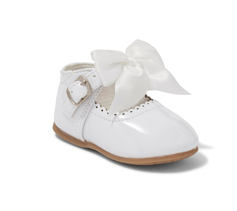 Melia  * MeKylieW White Bow Shoes Pack of 12 (Sizes 3-8)