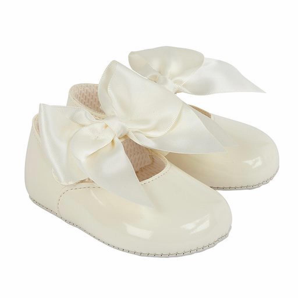 Bay Pod/Early Days  * BP025I Ivory Patent "Bow" Soft Sole Shoe (0-3)