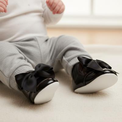 BP073-BP  Black Patent "Bow" Soft Sole Boot  (0-3)