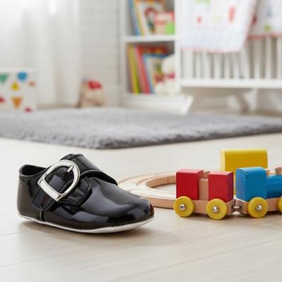 BP656BP0  Black Patent Buckle Pre-Walker Shoe  (Size 0 ONLY)