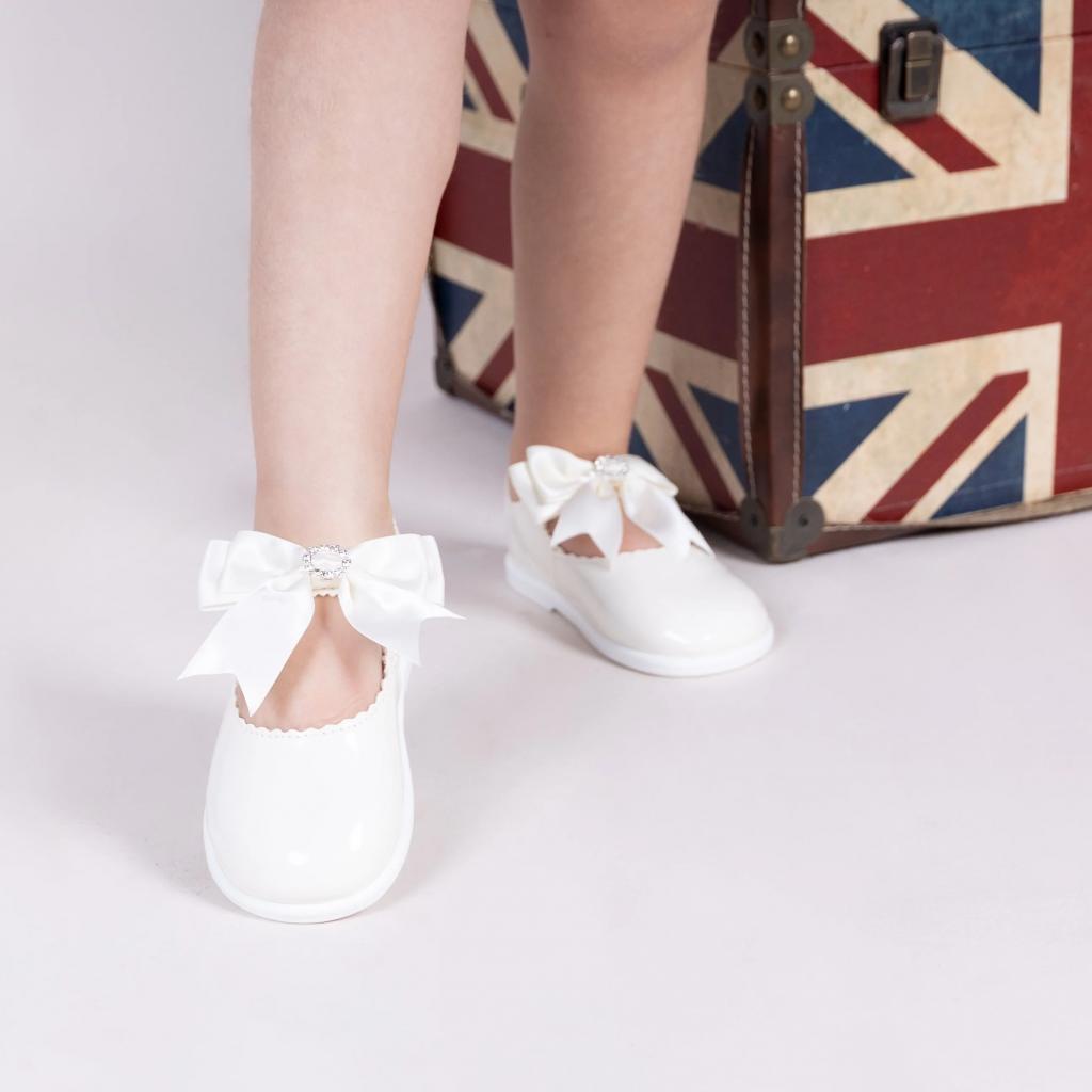 Bay Pod/Early Days  * BPH035I Ivory Bow & Diamante First Walker Shoe (2-6)