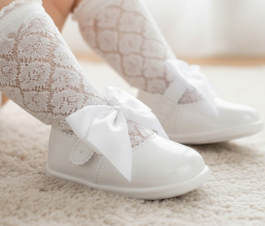 Bay Pod/Early Days  * BPH045-W White Patent "Bow" First Walker Shoe (2-6)