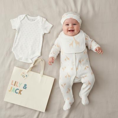 LJF09896  Giraffe Box 5 Piece Layette Set  (Nb-6 months)