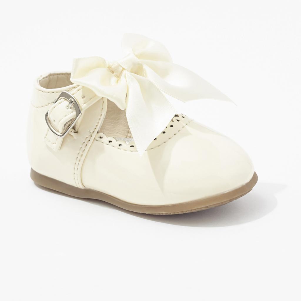 Melia  * MeKylieC Cream Bow Shoes Pack of 12 (Sizes 3-8)