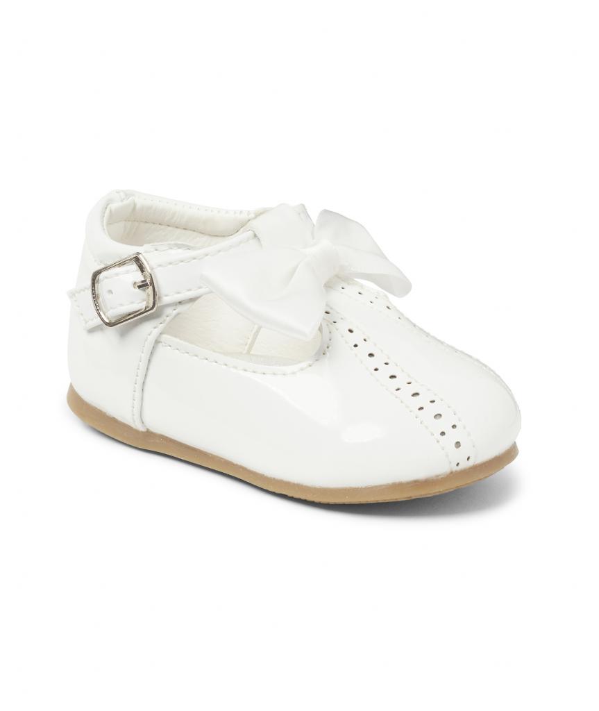 Melia  * MePaulaW White Bow Shoes Pack of 12 (Sizes 3-8)