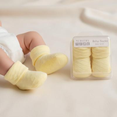 NT2114L  Lemon Yellow Diamond Boxed Sock  (00-0)