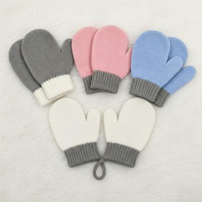 PK6199-13  Connected Pom Mitts  (Infant)