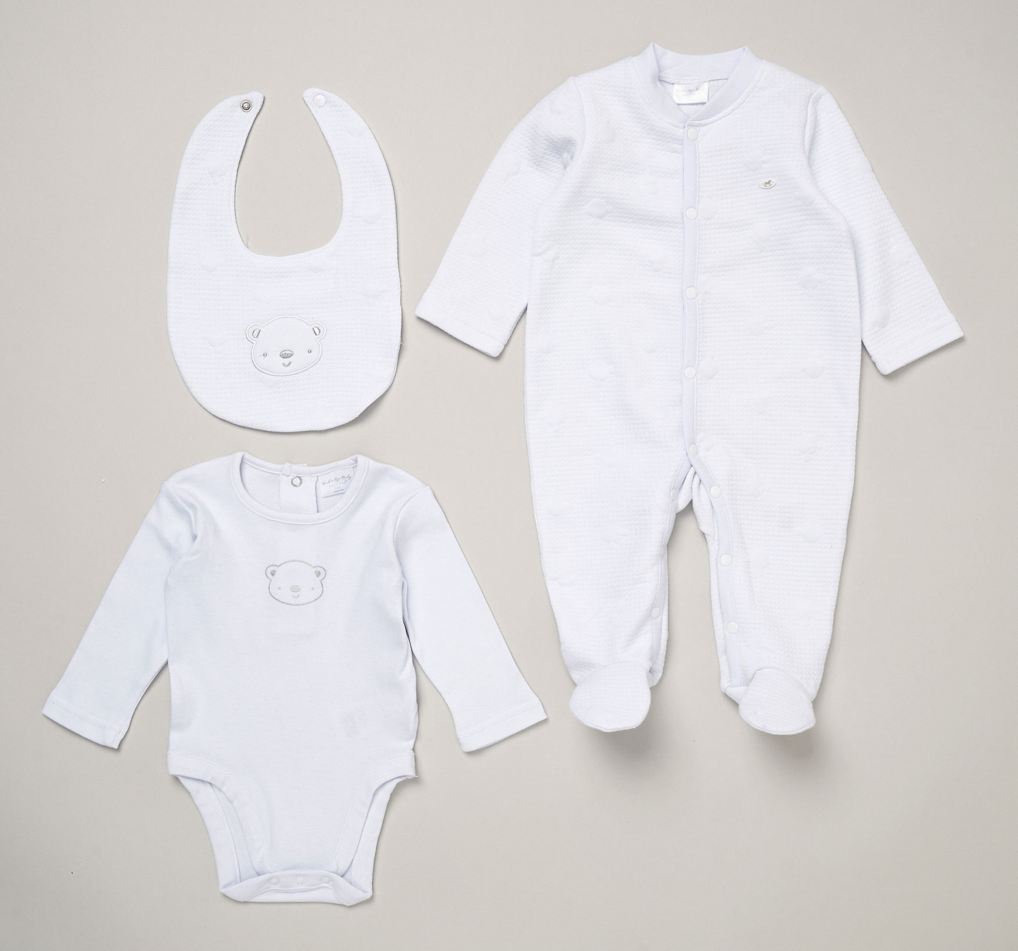Rock a bye boutique E07816 * RBE07816WW Teddy textured Layette Set (Nb-6 months)