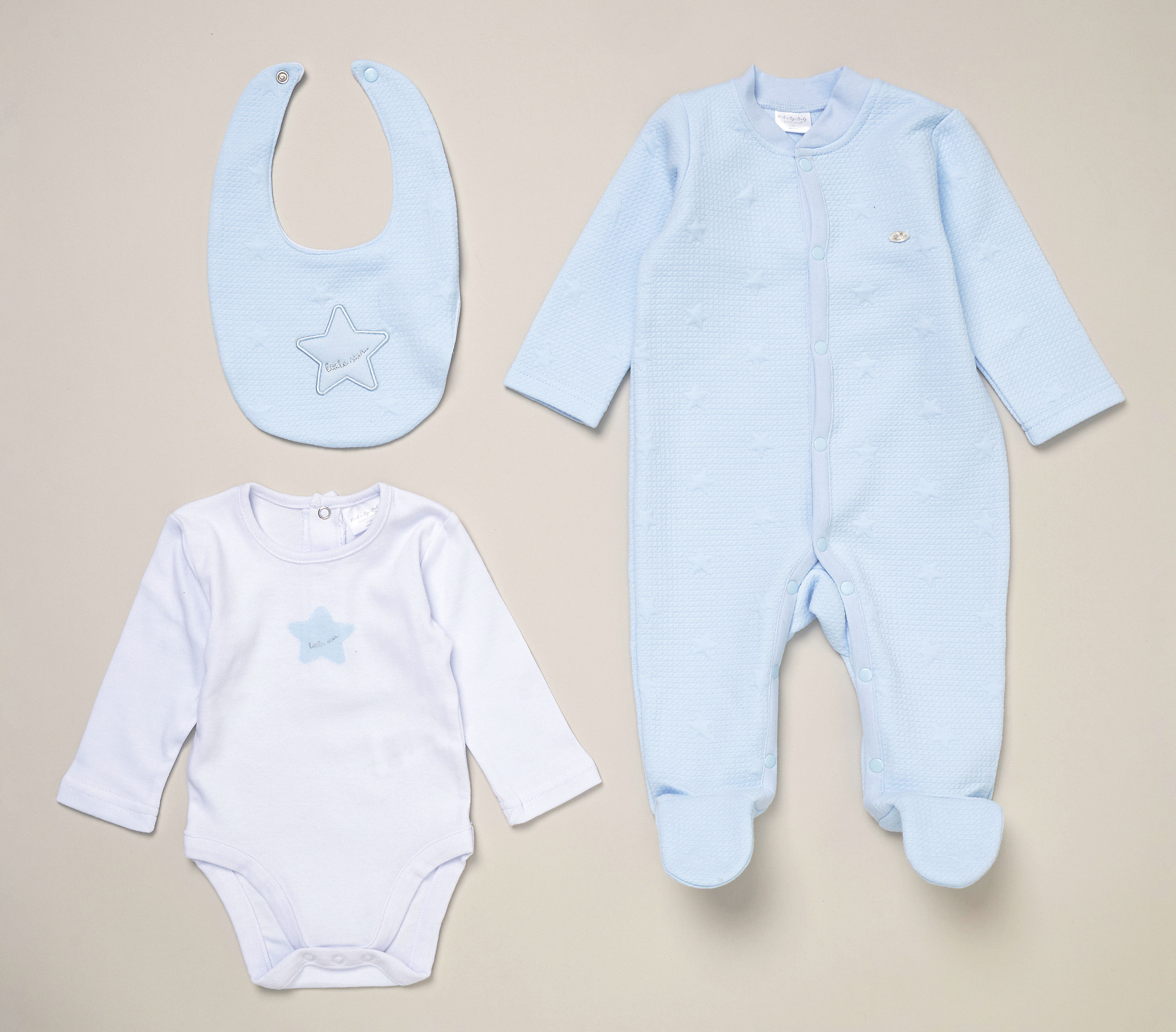 Rock a bye boutique E07818 * RBE07818 Star textured Layette Set (Nb-6 months)