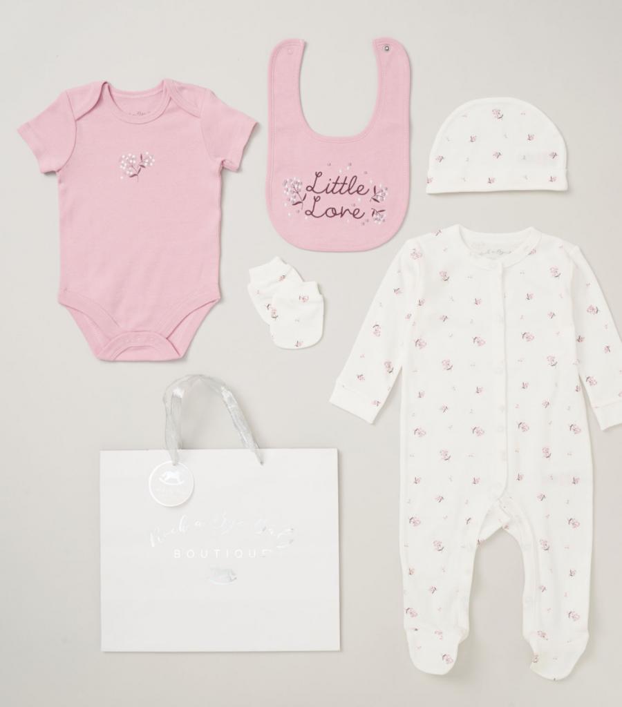 Rock a bye boutique E08409 NB=5056756517410, 0-3m=5056756517427, 3-6m= = 5056756517434 RBE08409 Little Love 5 Piece Layette & Bag(NB - 6m)