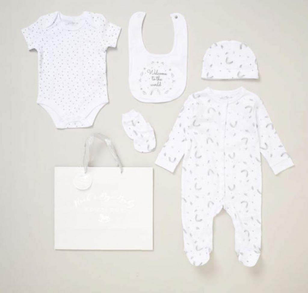 Rock a bye boutique E08838  RBE08838 "Welcome to the World" 5 Piece Layette Set (Nb-6m)