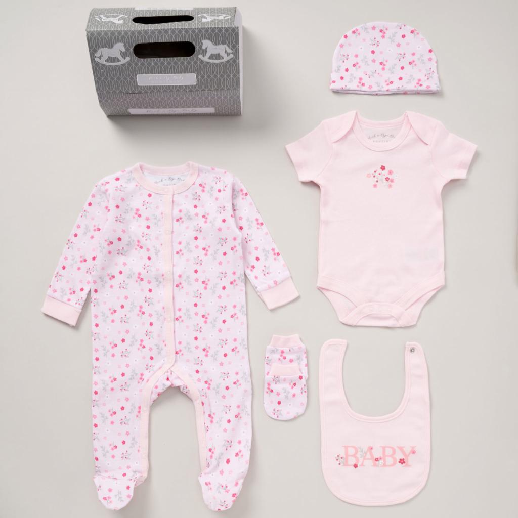 Rock a bye boutique E08845  RBE08845 "Baby" 5 Piece Layette Set (Nb-6 months)