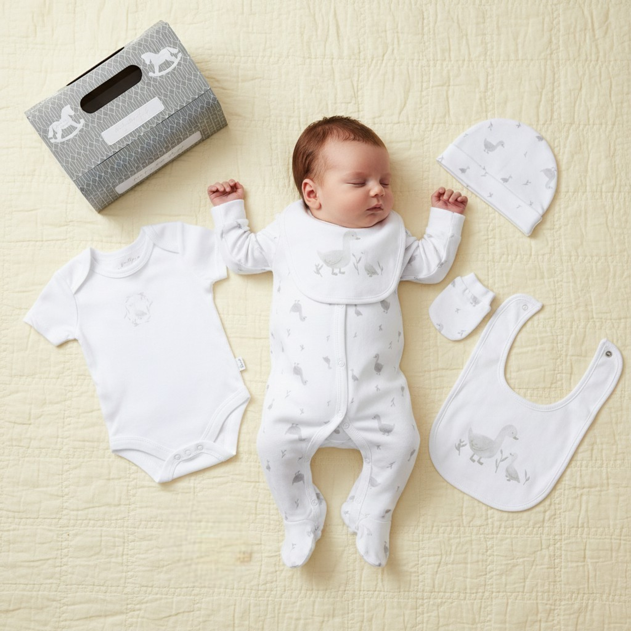 Rock a bye boutique E08855  RBE08855-W "Ducks" 5 Piece Layette Set (Nb-6 months)