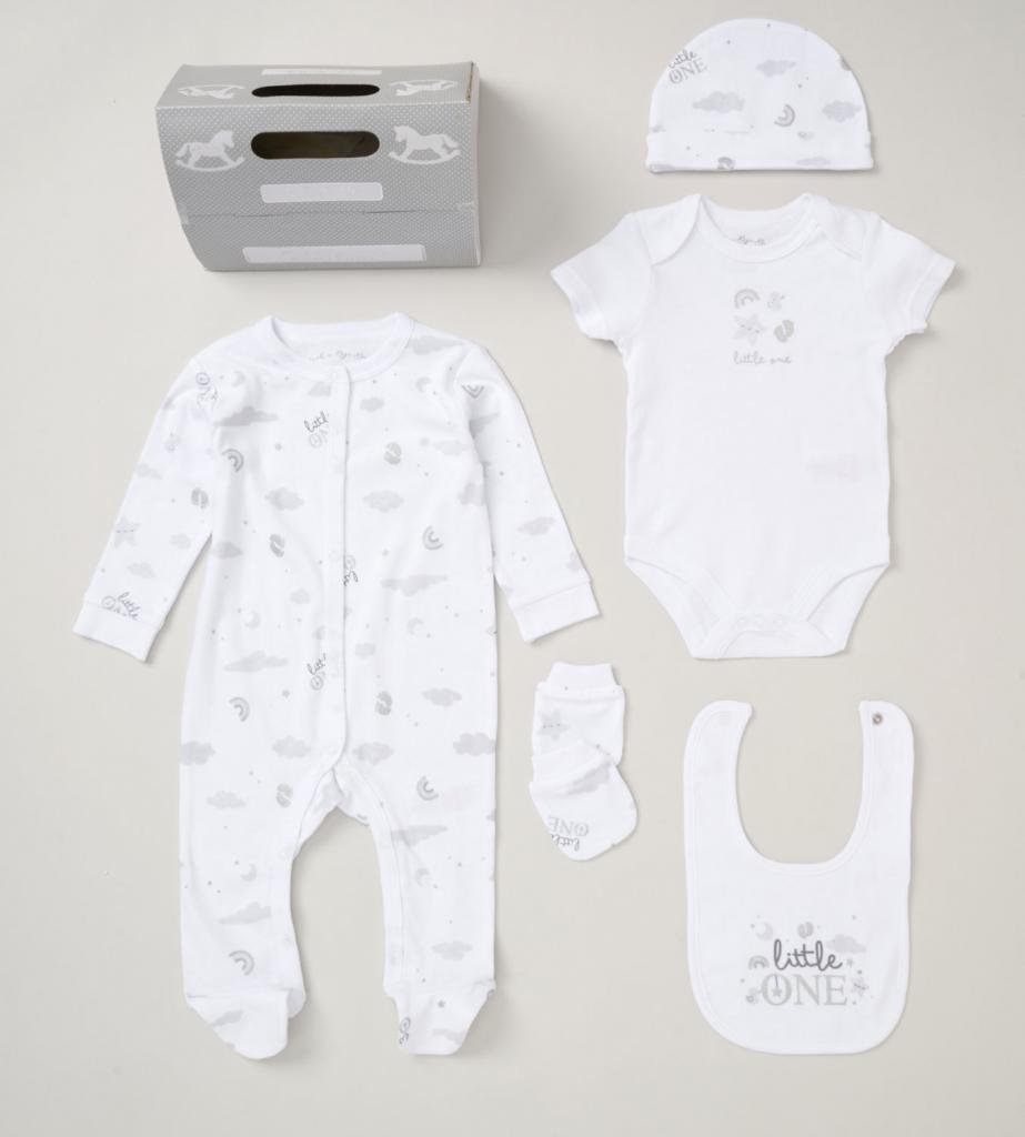 Rock a bye boutique E08870 * RBE08870 Little One 5 Piece Layette & Box(NB - 6m)