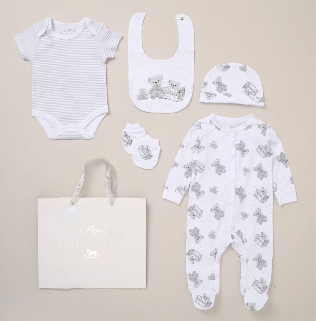 Rock a bye boutique F09899NB * RBF09899  Toy Box 5 Piece Layette Set (Nb-6 months)