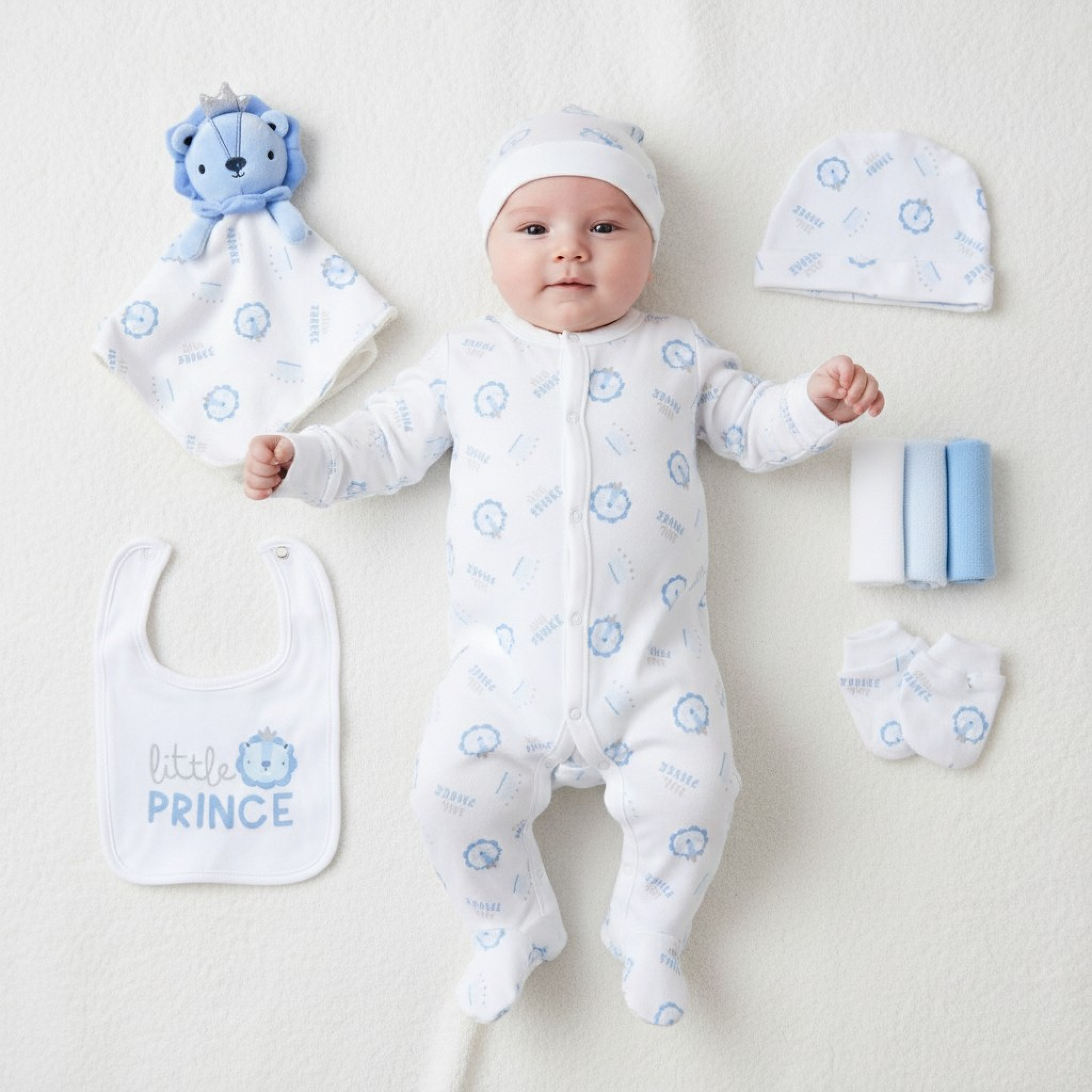 Rock a bye boutique F10113 * RBF10113S 8 Piece "Lion" Layette (NB-6 months)