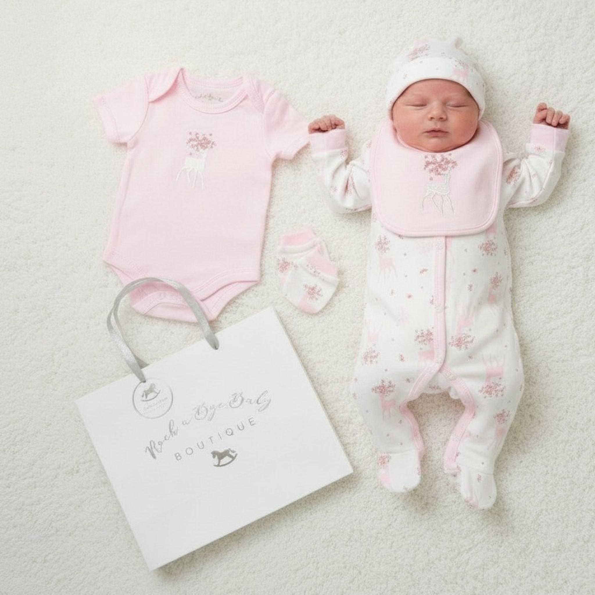 Rock a bye boutique F10388NB * RBF10388P "Deer" 5 Piece Layette Set (Nb-6 months)