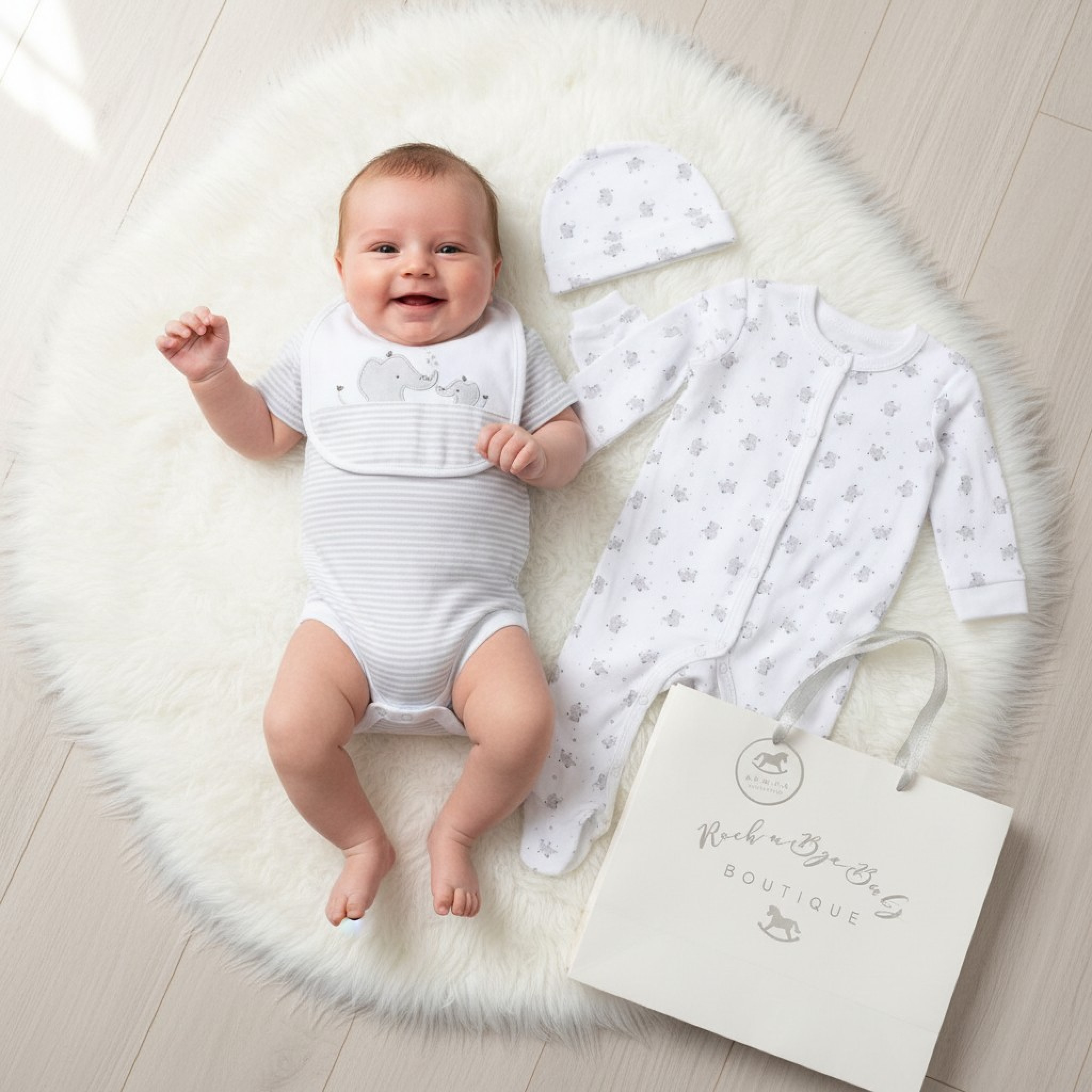 Rock a bye boutique F10721NB * RBF10721w Elephant 5 Piece Layette Set (Nb-6 months)