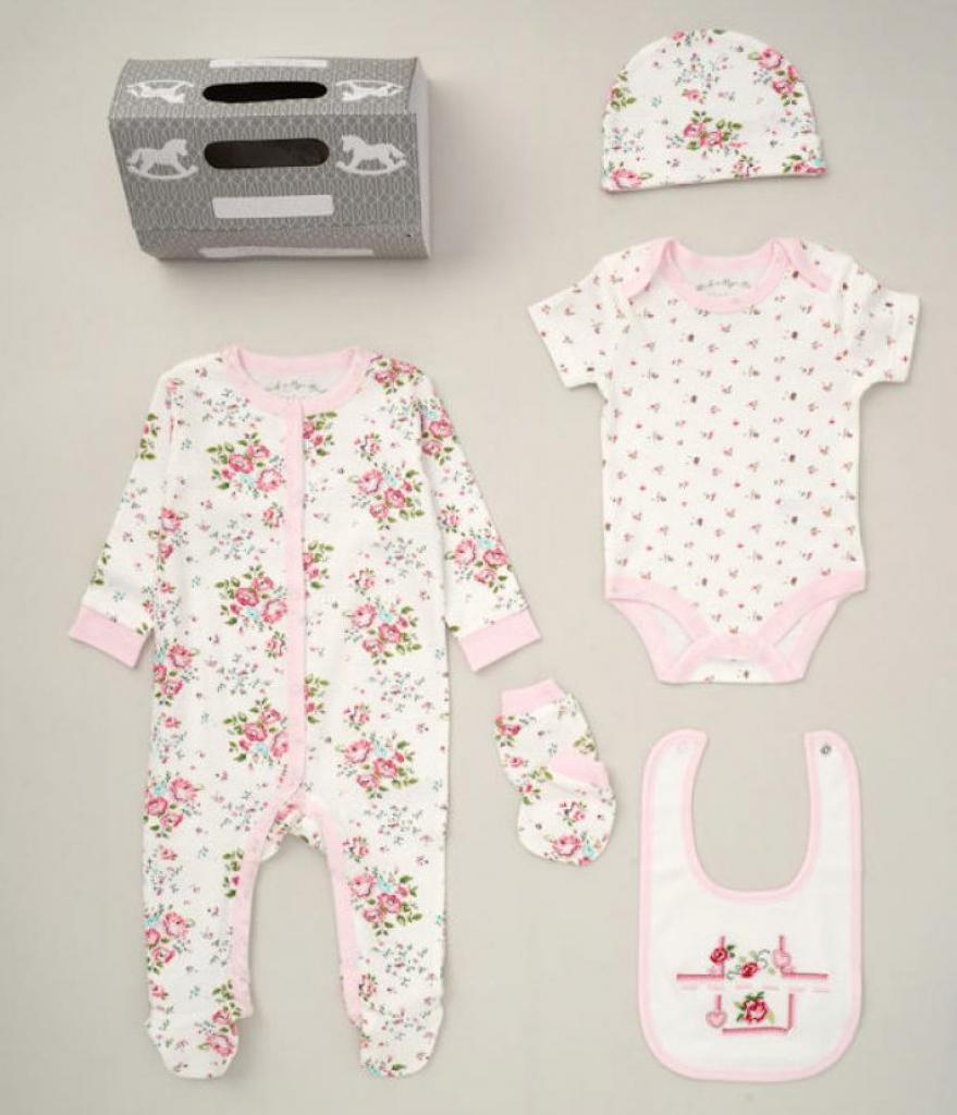 Rock a bye boutique G12005 * RBG12005  Roses 5 Piece Layette Set (Nb-6 months)
