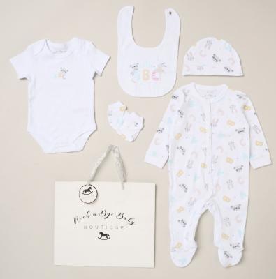Rock a bye boutique H12777NB * RBH12777 "ABC" 5 Piece Layette Set (Nb-6 months)
