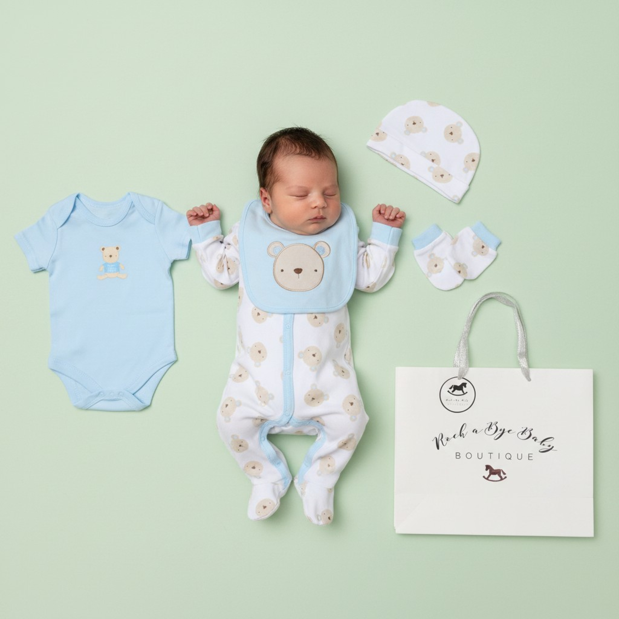 Rock a bye boutique H15241NB * RBH15241S "Teddy " 5 Piece Layette Set (Nb-6 months)