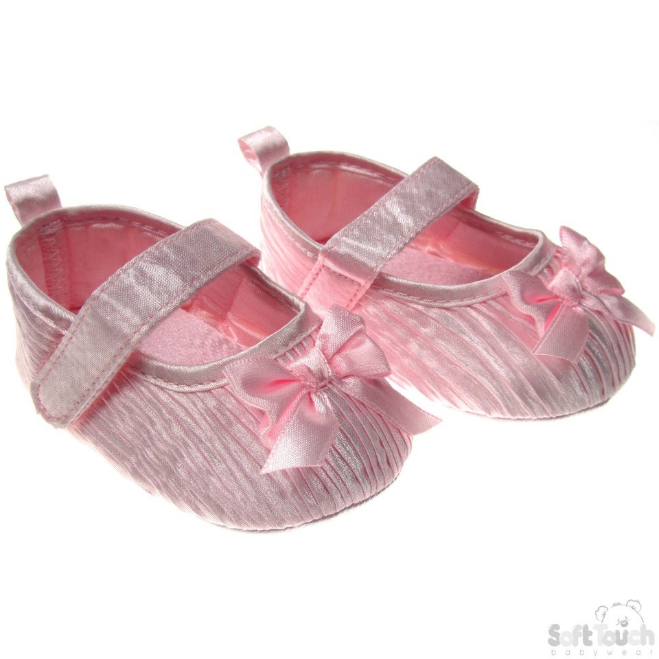 Soft Touch  5023797205408 STB94lp Textured satin shoes (0-12 months)