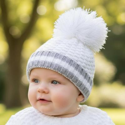 STH648-W-BP  Pom pom hat   (Newborn - 12 months)