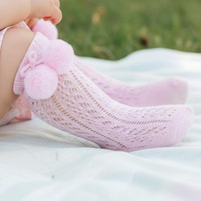 STPS04-P  Pelerine sock with pom pom  (0-24 months)