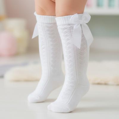 STS141-W-06  White Adorable Heart Knee Socks with Bow  (0-6 month