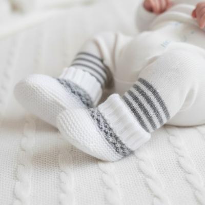 STS437W  Stripe booties  (newborn)