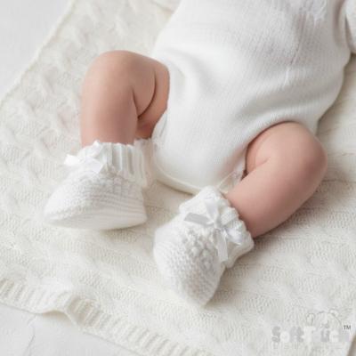 STS442W  White Check Knit Booties  (newborn +)