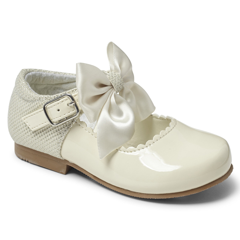 Sevva  * SVKristyCr Cream Mary Jane Shoe with  Bow (4 Infant - 2 Adult)
