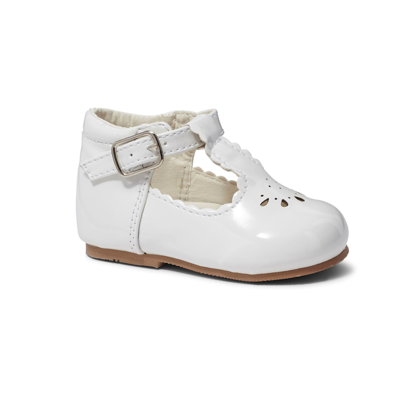 Sevva  * SVTia White Shoes (to size 6)
