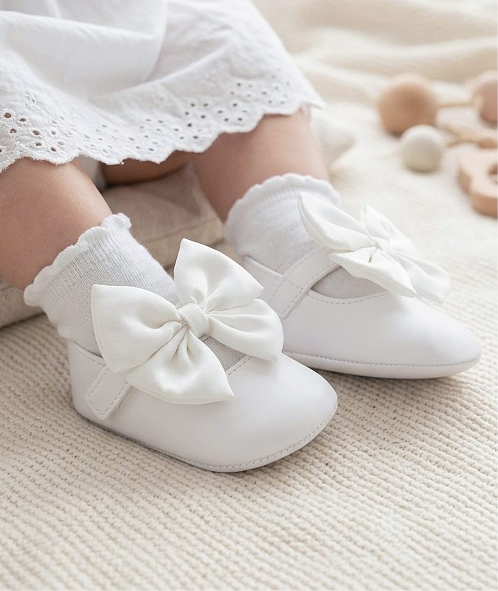 Sevva  * SVTriana_W White Triana Pre-Walker Bow Shoe (Choose EUR 16-20)