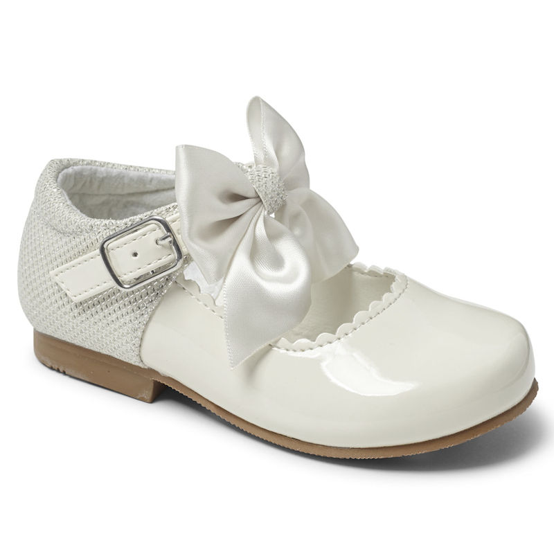 Sevva  * SVKristyW White Mary Jane Shoe with Bow (4 Infant - 2 Adult)
