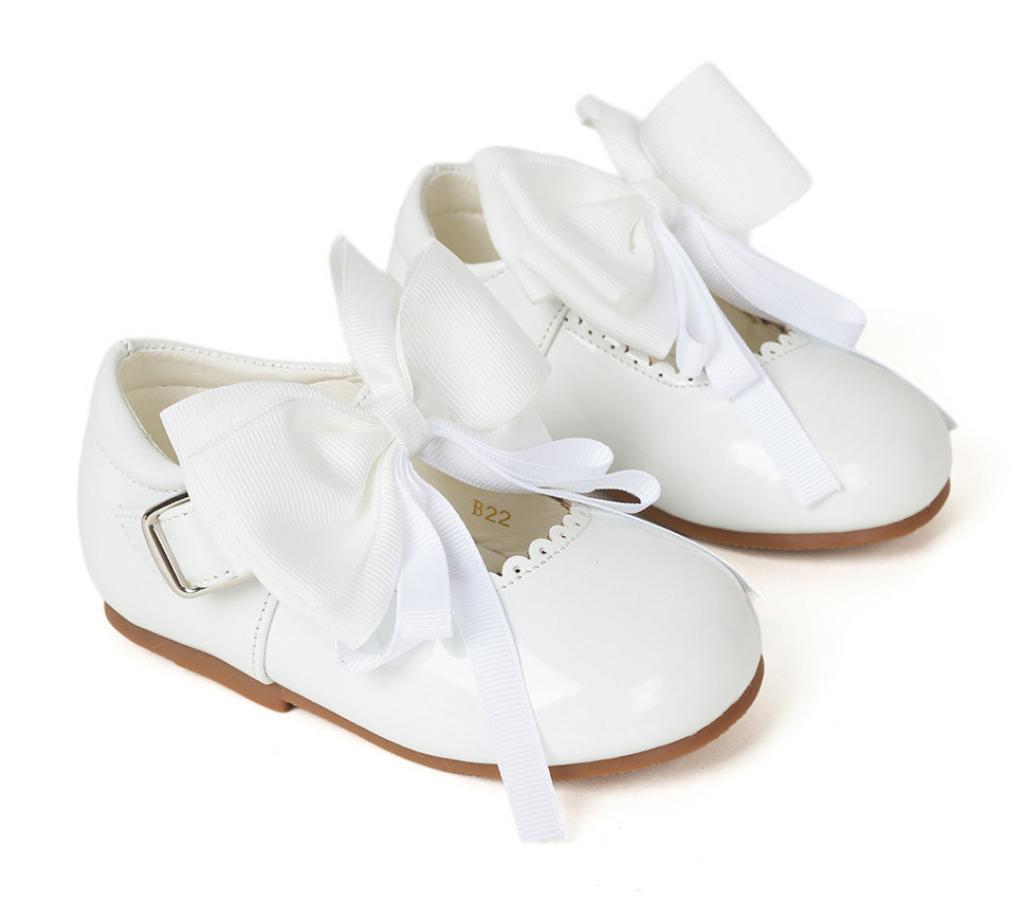 Tia London  * TIB22-W White Bow Patent Shoes( 3 - 10)