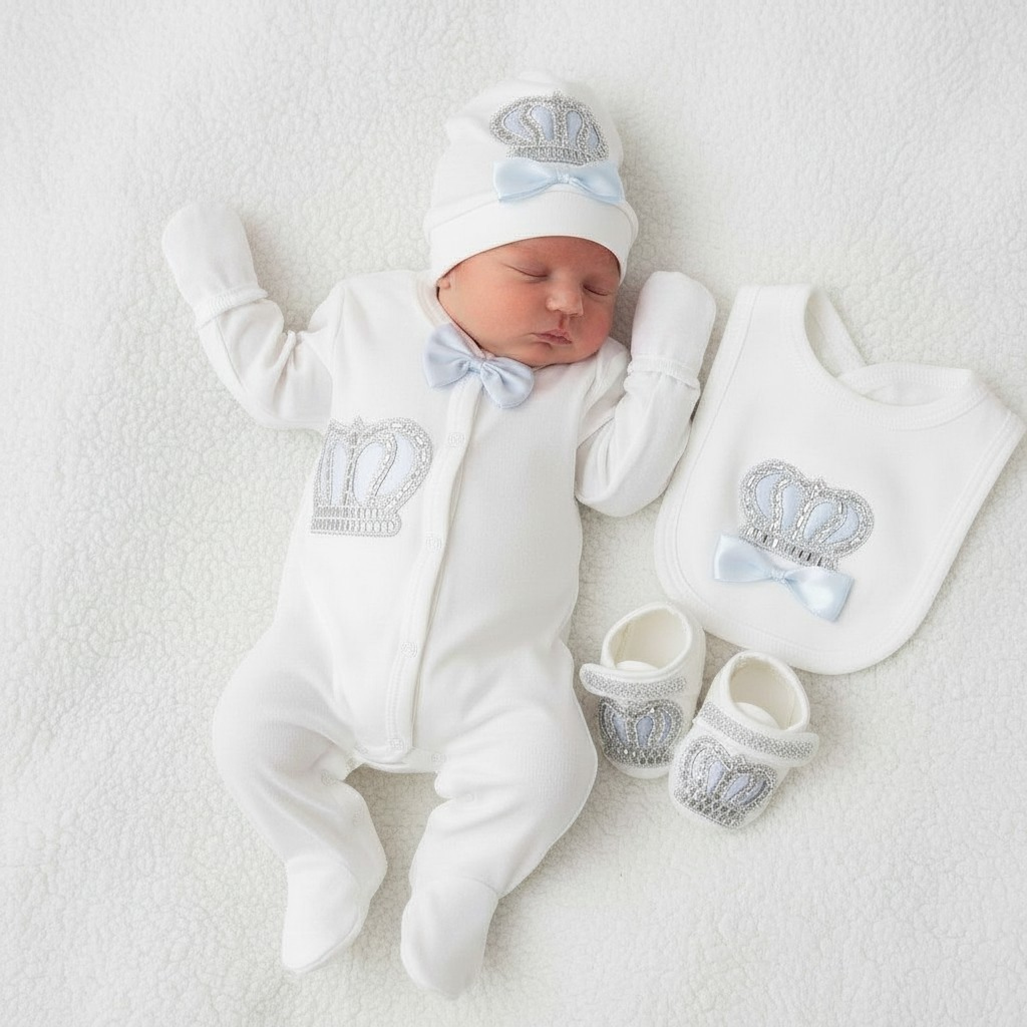 Visara & Vivaki 04642 * VV22001-IS Ivory/Sky Crown Layette (0-6 months)